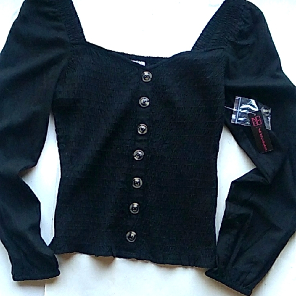 Long sleeve top in black with front buttons NWT